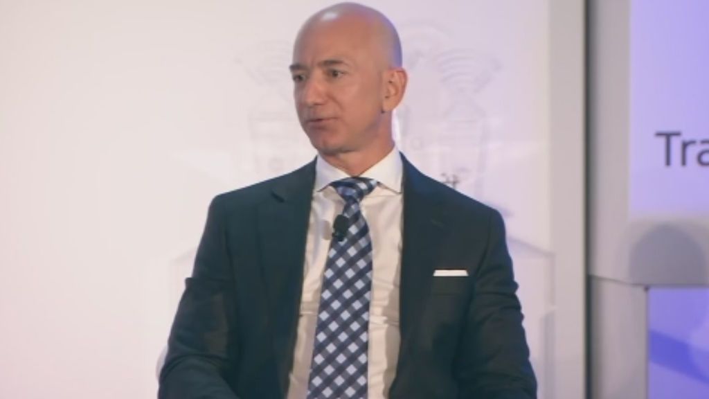Jeff Bezos, el dueño de Amazon, supera a Bill Gates