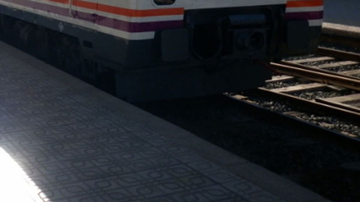 Una joven fallece y otro resulta herido grave al ser arrollados por un tren en Cartagena