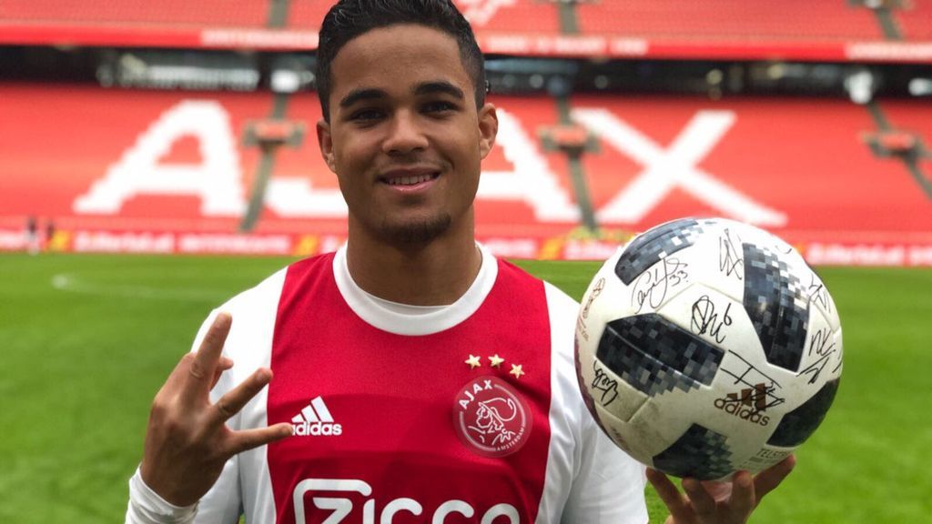 El hijo de Kluivert deslumbra al mundo con su hat-trick de golazos con el Ajax