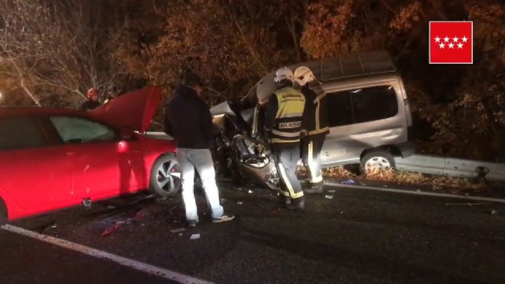 Cuatro heridos en un choque frontal entre un turismo y una furgoneta en Cercedilla