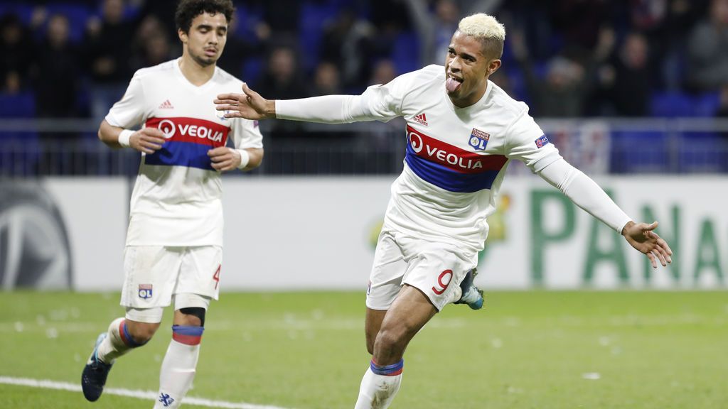 Mariano se sigue saliendo con el Lyon: máximo goleador español de esta temporada