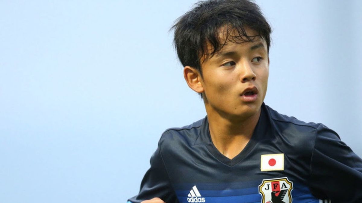 Debuta en la primera división japonesa con 16 años tras salir de ‘La Masía’ por la sanción FIFA