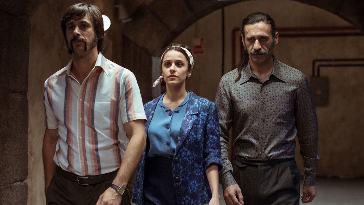 Los actores Hugo Silva (Pacino), Macarena García (Lola Mendieta) y Nacho Fresneda (Alonso de Entrerríos), en el último capítulo de la tercera temporada de 'El Ministerio del Tiempo'.