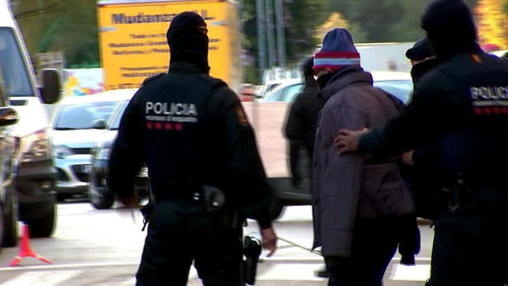 Dos 'okupas' detenidos por enaltecimiento del terrorismo en Barcelona