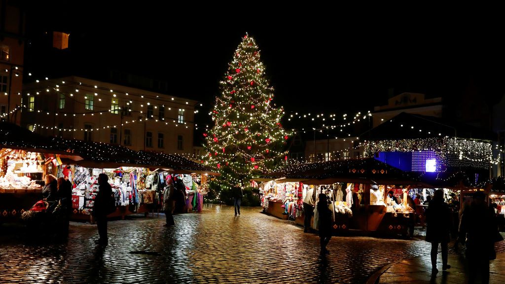 Una visión general del mercado de Navidad en Tallin, Estonia