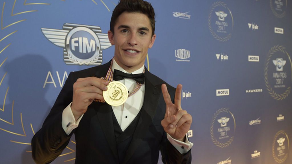 Márquez, coronado en la gala de la FIM: “Es hora de fiesta y de celebrar”