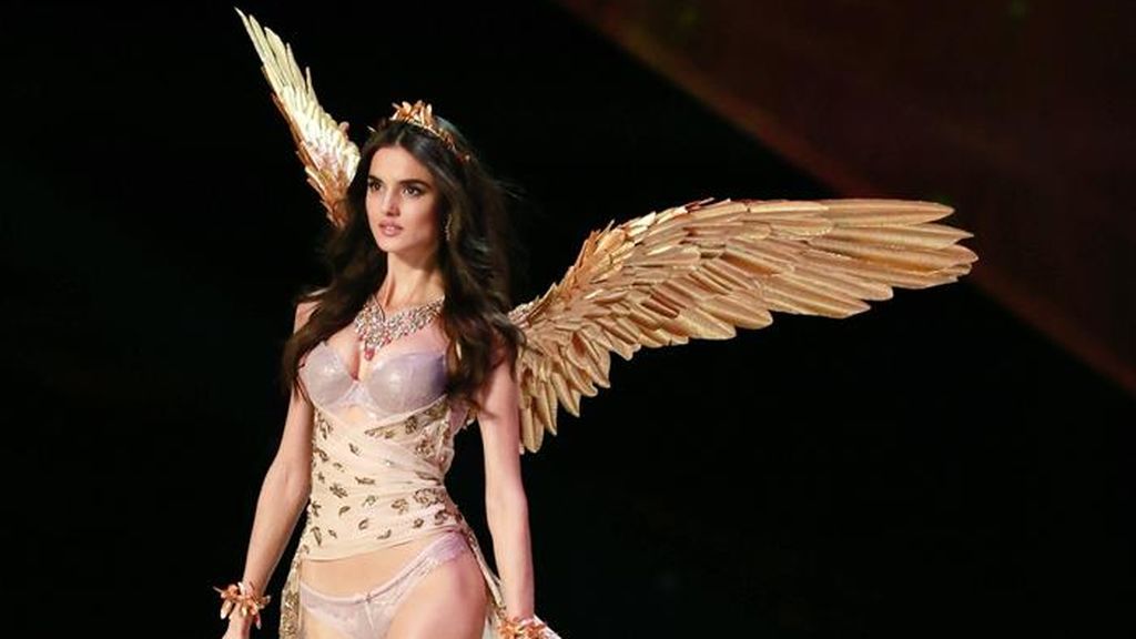 Los ángeles de Victoria’s Secret triunfan en su primer desfile en Asia