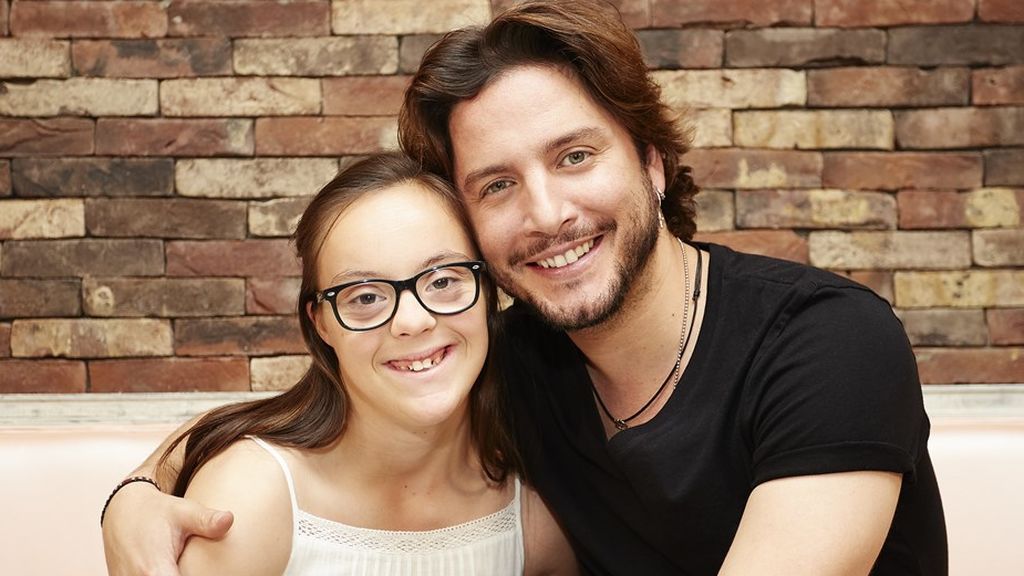 Almudena y Manuel Carrasco en el Calendario solidario de Talita 2018.