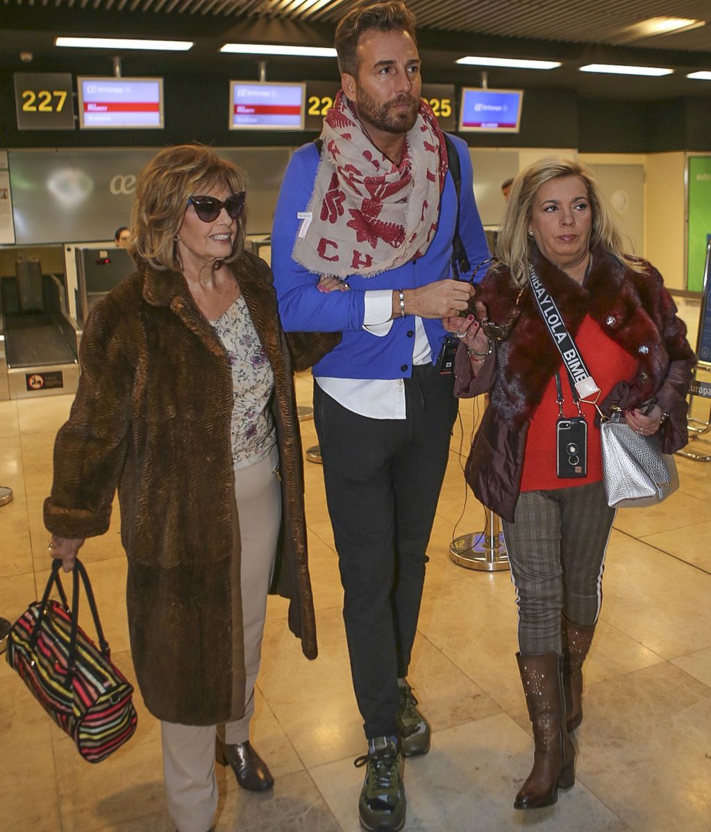 Carmen Borrego y María Teresa Campos junto a Raúl Prieto, creador y director de 'Las Campos'