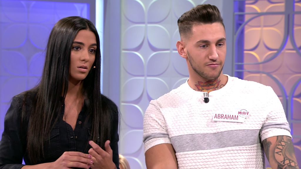 Dudas sobre la relación entre Claudia y su nuevo pretendiente, Abraham: ¡ya han quedado cuatro veces!