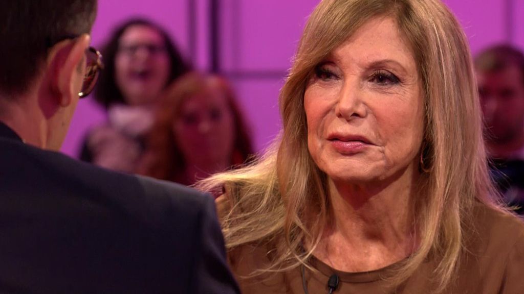 Pamela Anderson, Pilar Eyre y La Mari de Chamabo, invitadas en 'Chester'.