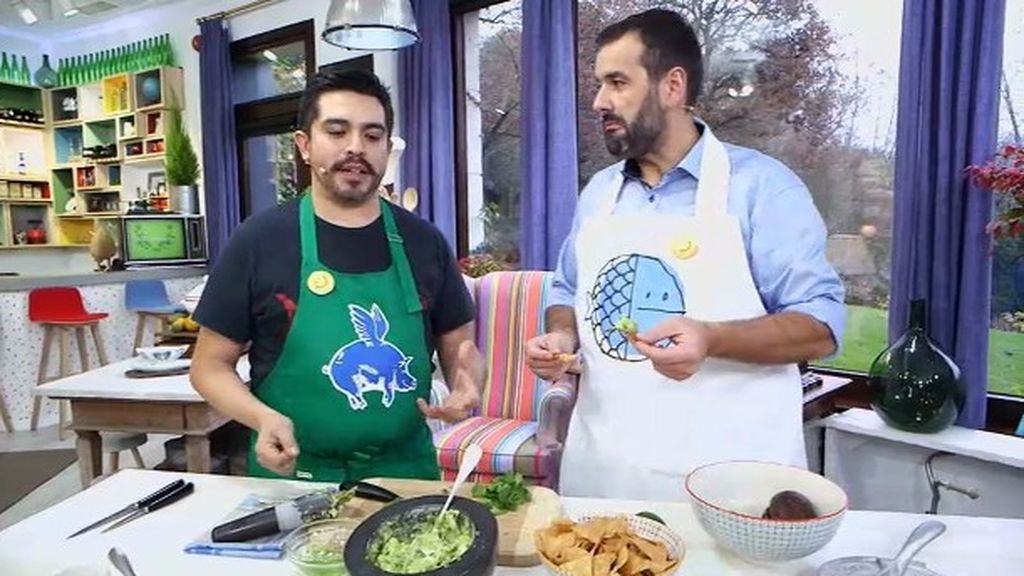 El chef mexicano Roberto Ruiz te enseña a hacer guacamole