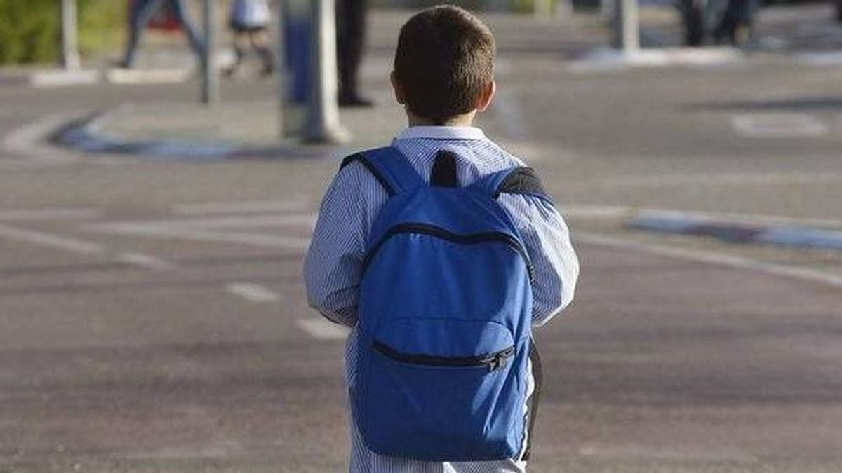 Abandona a sus hijos durante una semana para irse de vacaciones