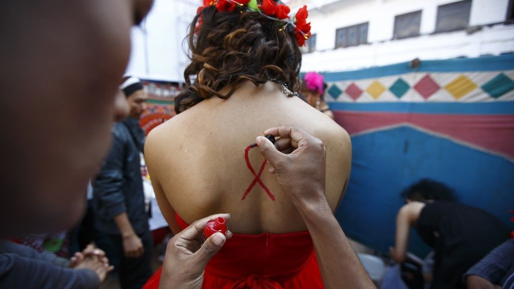 Casi la mitad de las personas con VIH aún no tiene acceso al tratamiento