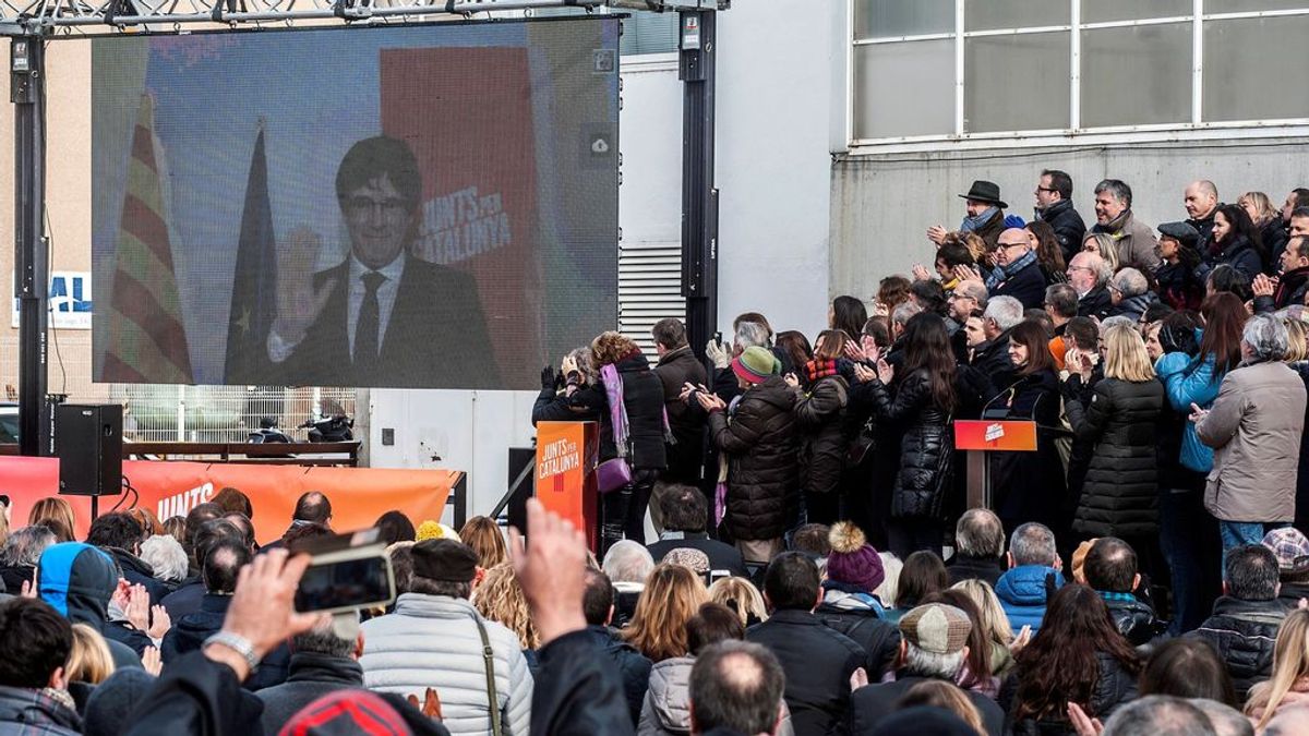 Vista del acto de Junts per Catalunya en el que se ha presentado su candidatura para las elecciones del 21D en un acto en el que el candidato a la presidencia, Carles Puigdemont, huido de la justicia en Bélgica, ha intervenido por videoconferencia