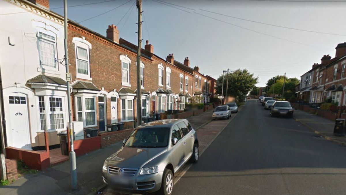 El niño que murió 'de frío' fue encontrado en casa de su tío abuelo en Birmingham