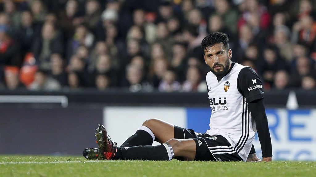 El Valencia desaprovechó el tropiezo del Barça y anotó la primera derrota en Liga