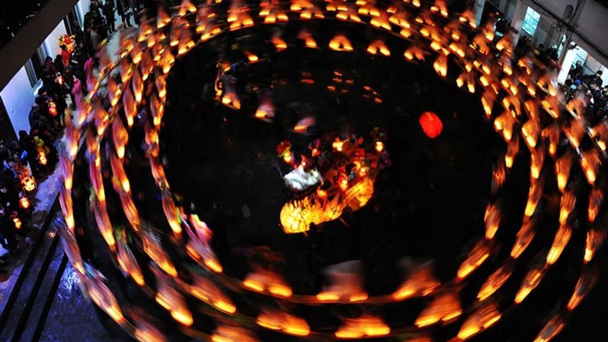 Muere una niña de 7 años al imitar el baile entre un círculo de llamas de una serie
