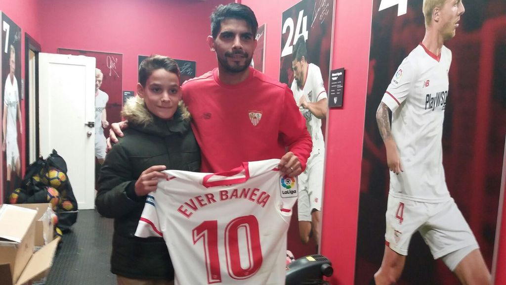 Moisés Aguilar, el recogepelotas de 12 años que ayudó a un rival, cumple su sueño: ¡conoce a su ídolo, Ever Banega!