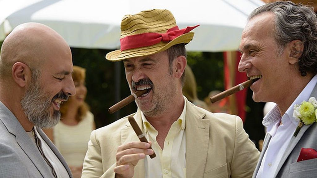 Los actores Roberto Álamo, Javier Cámara y Jose Coronado en 'Es por tu bien', película de Telecinco Cinema.