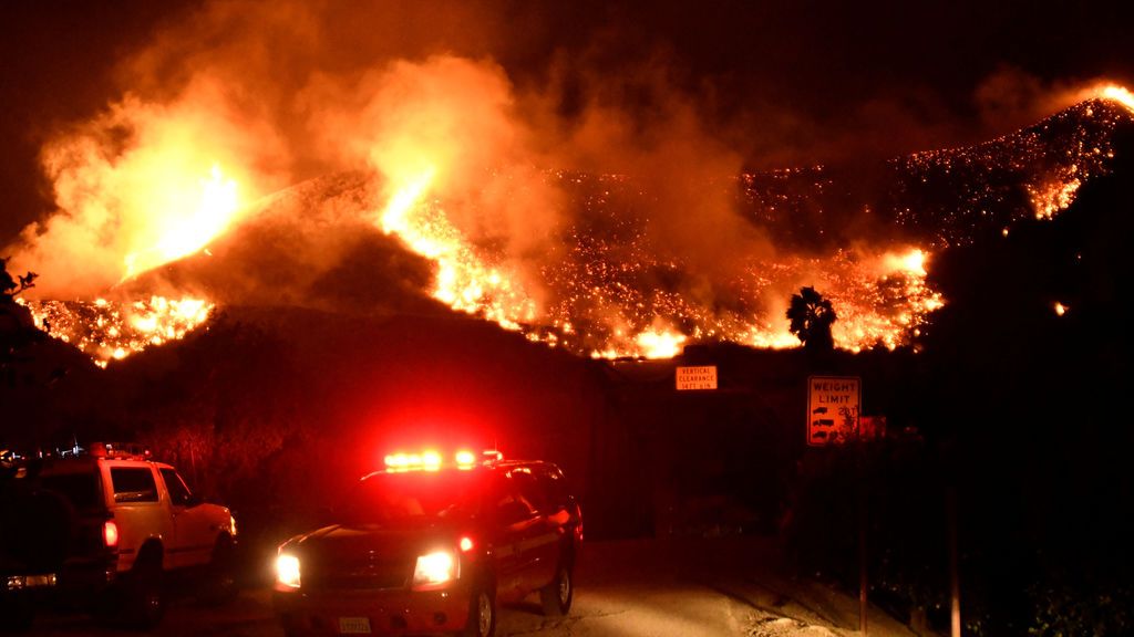 Las llamas en California calcinan 28.000 hectáreas