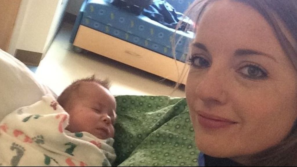 La policía de Colorado se turna para acunar al bebé de una compañera en el hospital