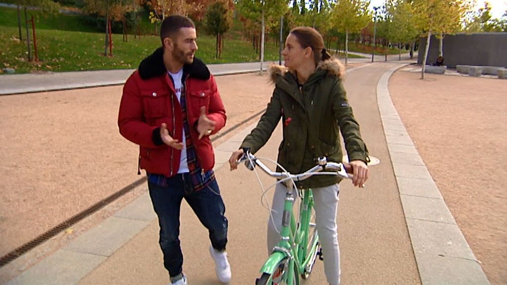 Superando traumas: Pelayo consigue que Alba se vuelva a subir a una bicicleta