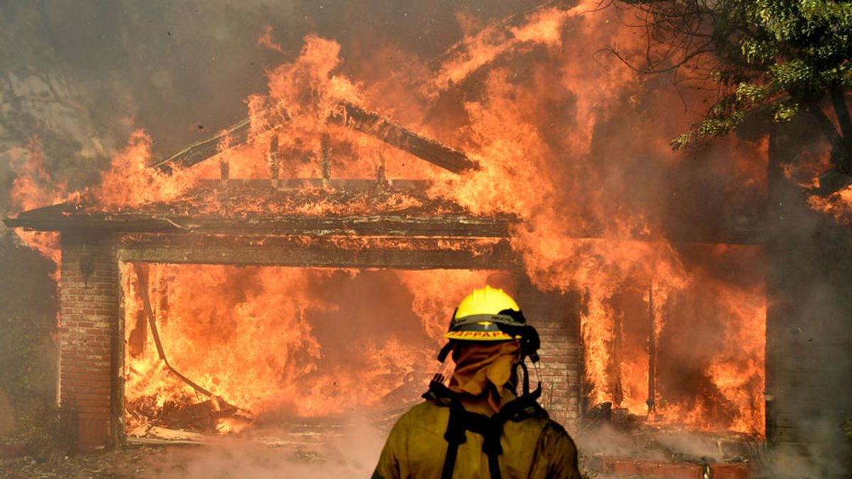 Ya son 27.000 los evacuados a causa de un incendio forestal en California