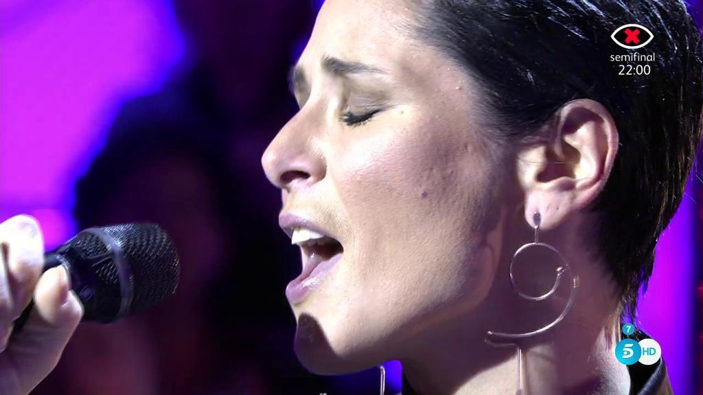 Rosa López  interpreta en 'Sálvame' su single 'Por fin pienso en mí'