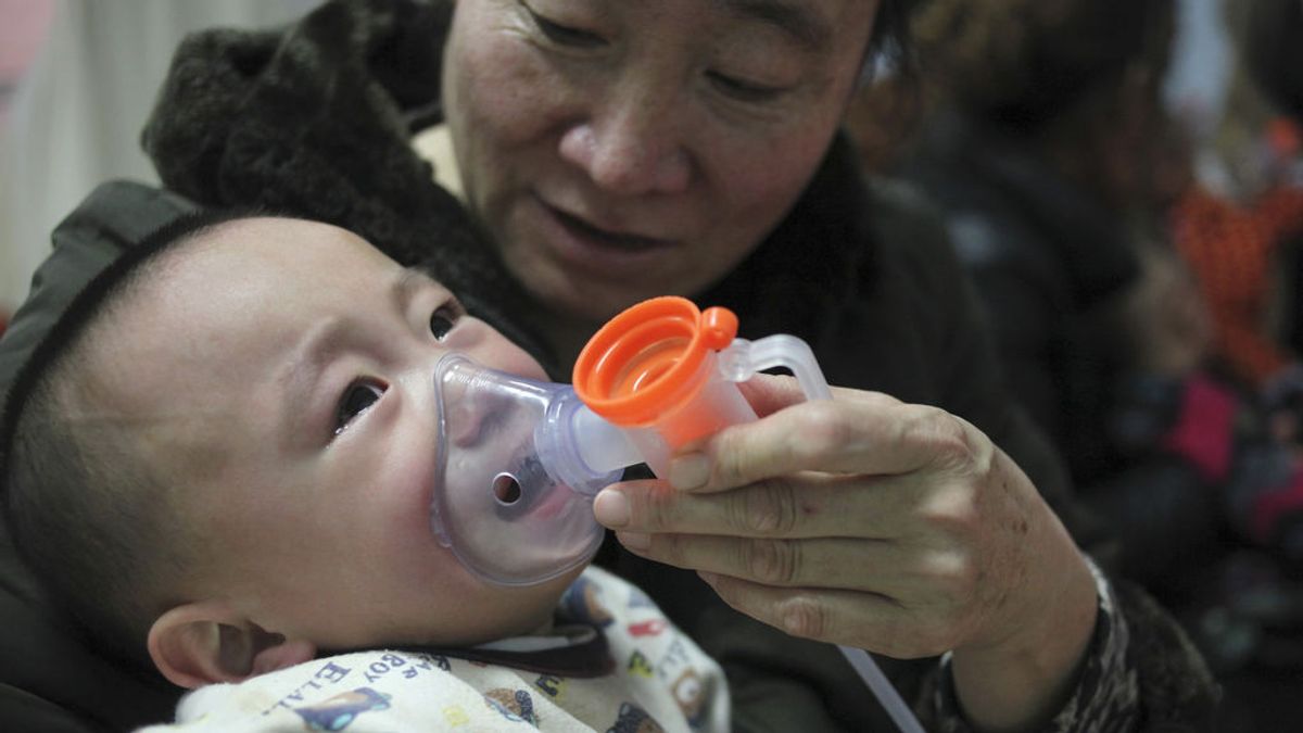 bebé con problemas respiratarios en Pekín