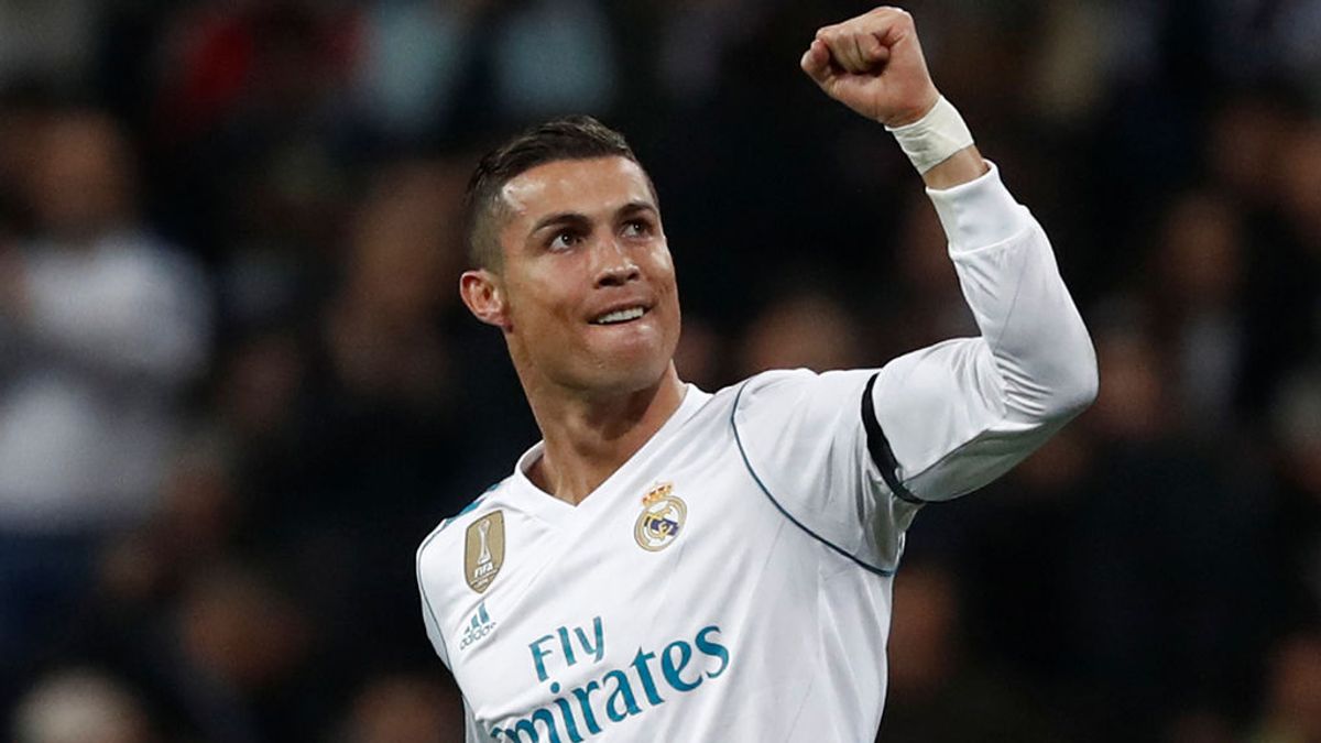 Cristiano Ronaldo recibe hoy su quinto Balón de Oro e iguala a Leo Messi