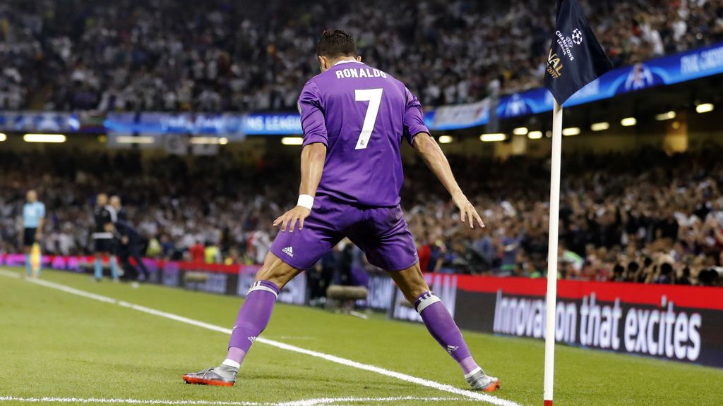 Cristiano Ronaldo, favorito frente a Messi para ganar hoy su quinto Balón de Oro