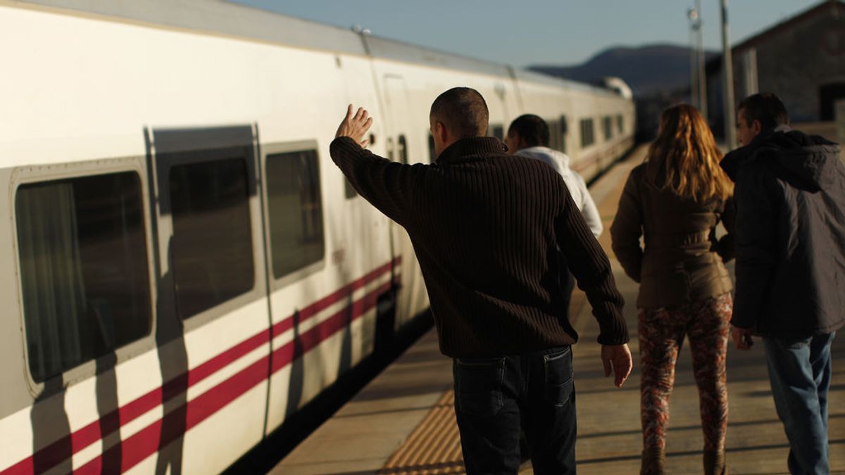 Un niña se queda "tirada" en Segovia después de que sus familiares no pudieran bajar del tren