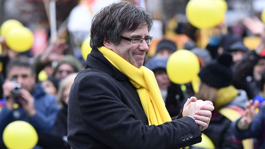 Los independentistas llenan Bruselas de amarillo y esteladas