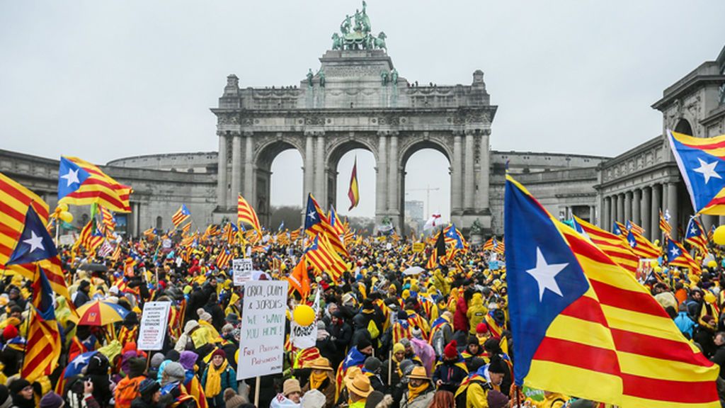 Miles de independentistas llenan Bruselas a favor de la independencia