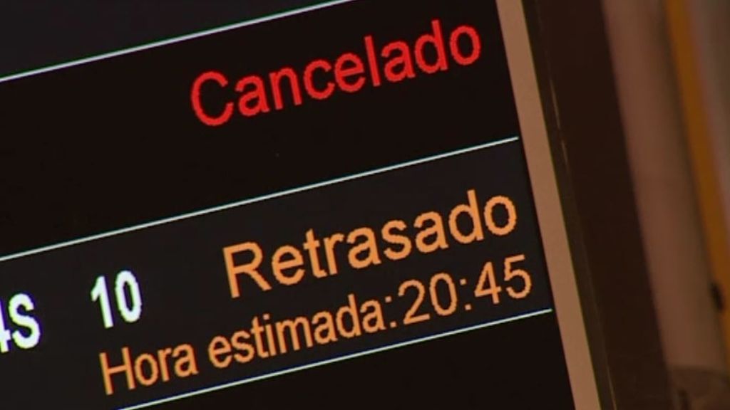 Caos en los aeropuertos: 68 vuelos cancelados en toda España por el viento y la nieve
