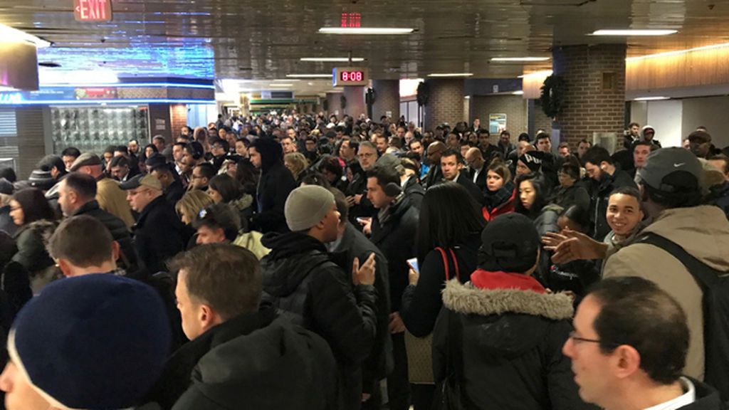 Explosión en Manhattan: Evacuadas tres líneas de metro  y un detenido