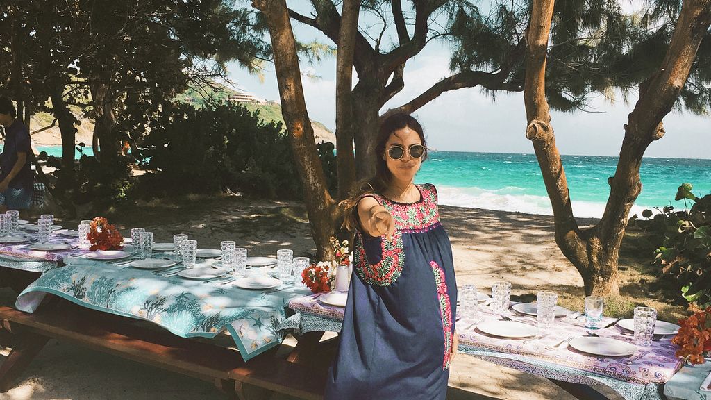 Convite informal boho-chic previo al oficial a orillas del mar