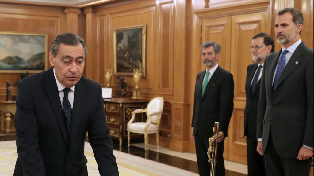 Sánchez Melgar toma posesión como nuevo Fiscal General