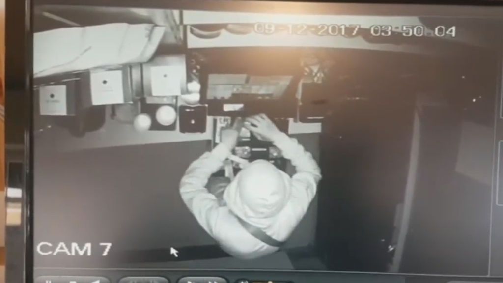 Comparten el vídeo del robo en un restaurante de Marbella: "Nos han jodido las Navidades"