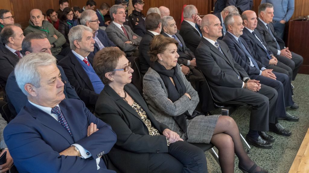 Dos expresidentes de la Junta de Andalucía se sientan en el banquillo por el caso de los ERE