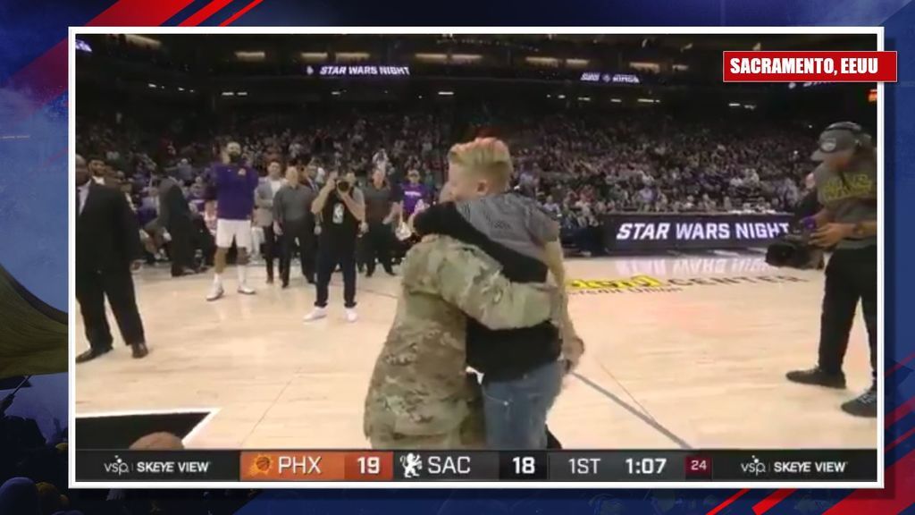 ¡Imposible no emocionarse en la NBA! La emotiva sorpresa de un padre a sus hijos tras regresar de su misión en Afganistán