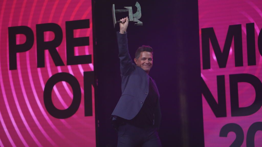 Alejandro Sanz. Premio al artista del año.