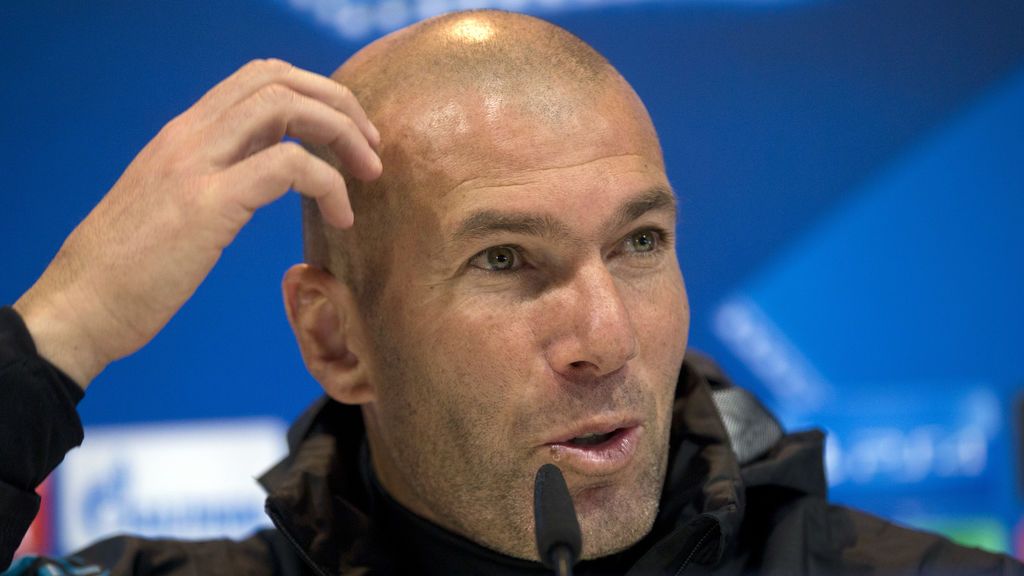 Zidane se deshace en elogios hacia Cristiano: "Yo tengo al mejor, lo está demostrando" Zidane se deshace en elogios hacia Cristiano: "Yo tengo al mejor, lo está demostrando"