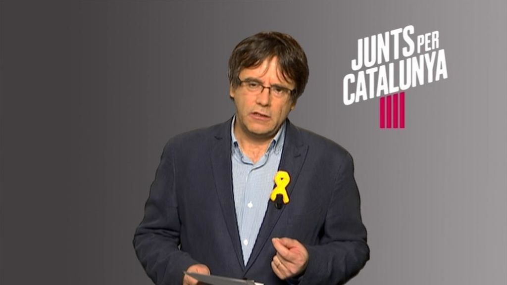 Puigdemont carga contra Iceta: "Estaba escondido comiendo paella mientras pegaban a sus conciudadanos"