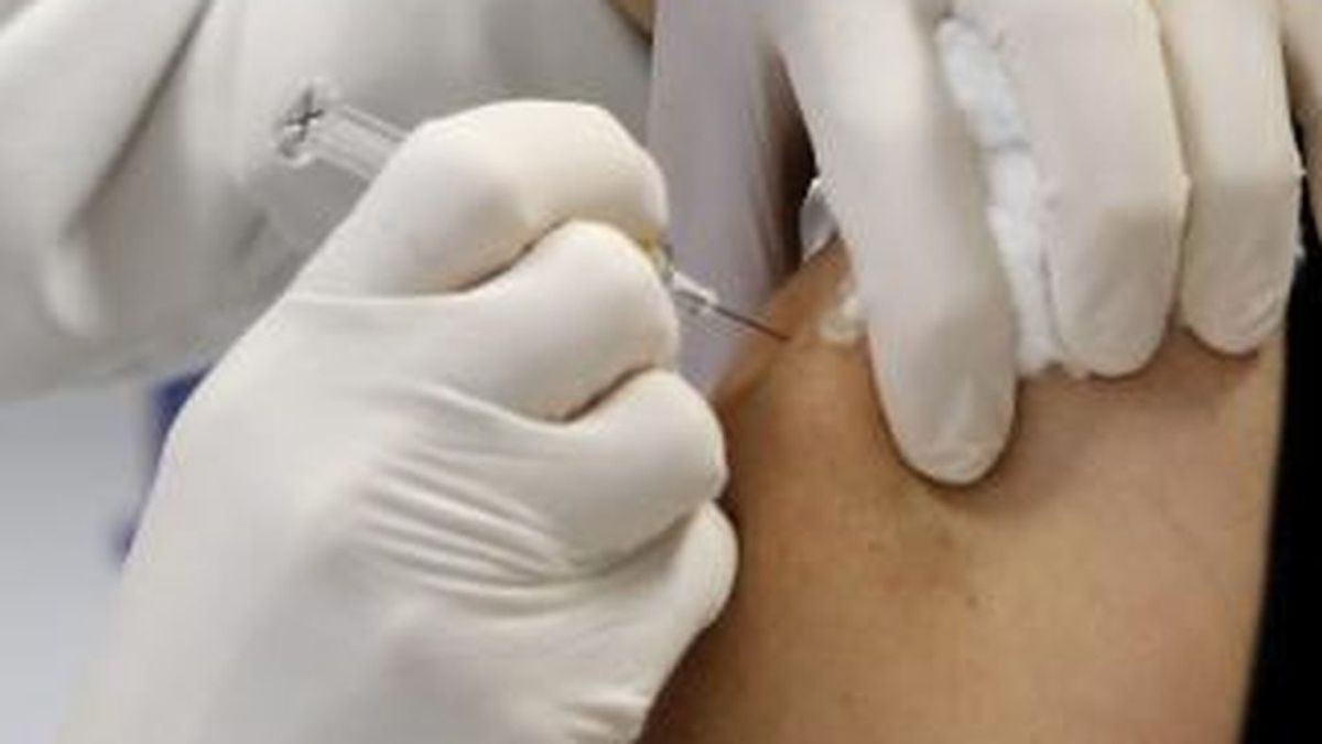 Dos años de cárcel para una pediatra de Valencia por inyectar suero en vez de vacunas