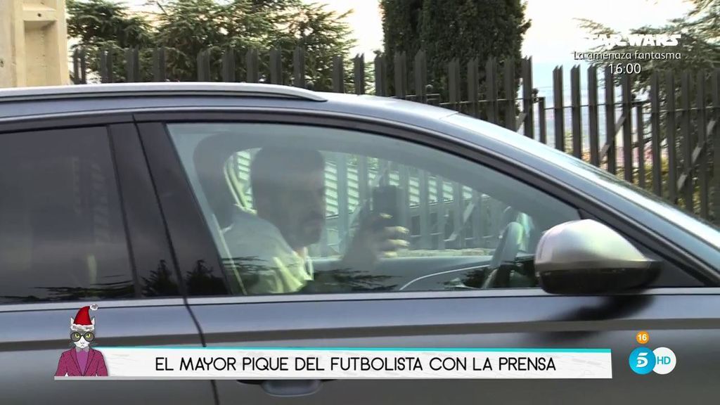 El mayor pique de Piqué con la prensa: ¡Capta con su móvil a quienes le graban!
