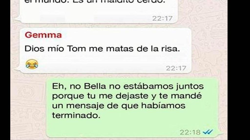 Crea un grupo de Whatsapp con todas sus exnovias para desearles 'Feliz Navidad'