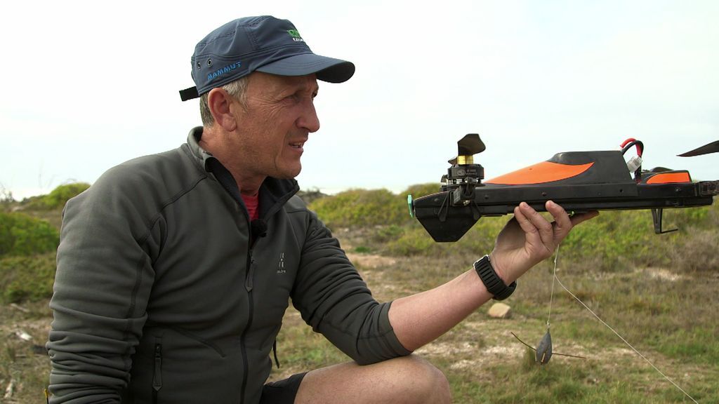 La forma de pescar que deja “alucinado” a Kike Calleja… ¡Usando drones!
