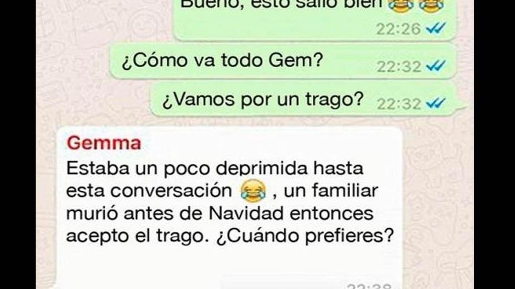 Crea un grupo de Whatsapp con todas sus exnovias para desearles 'Feliz Navidad'